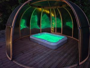 Maisons de vacances Tiny house Dome jacuzzi privatif : photos des chambres