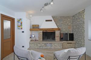Samuel House- Traditional Italy