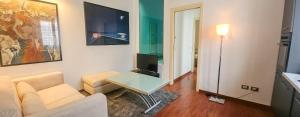 GuestHost - Modern Apartment with hot tub