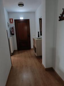 Casa Montse-Izquierda