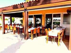 Coral Bay Apartment - Prime Tourist Location