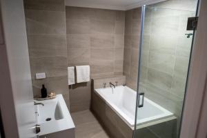 Pelican Shore Oceanfront Villa 6