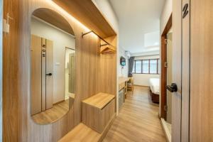 Thap Kaeo Poshtel City Center Korat