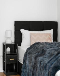 EXQUIS Luxus 2BR Apartment FRITZ I Balcony I Mercedes & US Army I Parking I Stuttgart