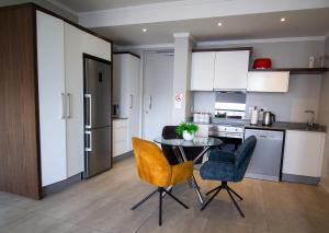 Sandton Smart Apartment Twelve