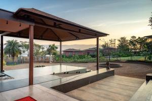 StayVista at Sarvam with Mountain views, WiFi, AC