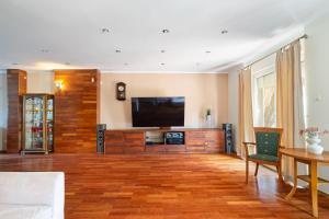 Urban Spa House Jacuzzi, Sauna, Taras & Grill ! No Parties