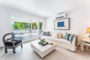Montegolf renovated flat by Kura Homes
