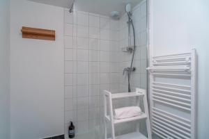 Maisons de vacances Surfin-nest - Proche centre ville Plouharnel : photos des chambres