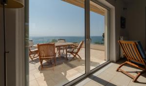 Koroni Seaside Private Beach Residence A