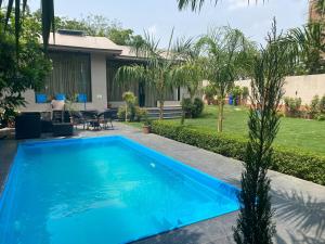 private pool Glasshouse11 Villa Akira Homes