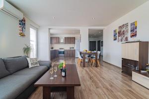 Luxusný, plne zariadený, súkromný apartmán s klimatizáciou neďaleko historického kúpeľného mesta Bojnice