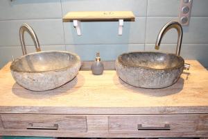 Maisons de vacances Ecolodge Entre Nature & Silence Au Coeur du Quercy : photos des chambres