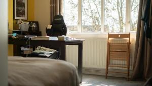 3 bedroom cosy apartment 20 mins to Centre