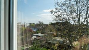 3 bedroom cosy apartment 20 mins to Centre