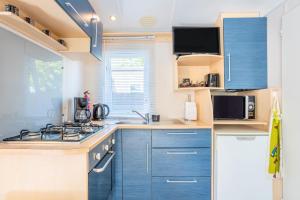 Camping à 300m de la plage La Pege