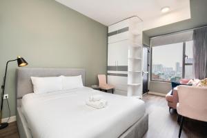 AT-HOME RIVER GATE Apartment near Ben Thanh Market