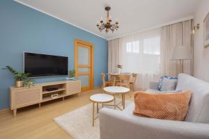 Perfectly Located Exceptional Apartment in Warsaw by Noclegi Renters