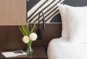 One-Bedroom King Suite - Non-Smoking