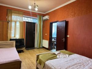 Nanas Apartment with garden