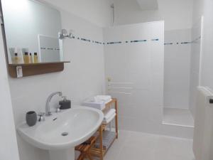 B&B / Chambres d'hotes Domaine de la Chesnaie : Chambre Double - Vue sur Jardin