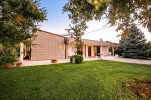 Villa con parco e piscina