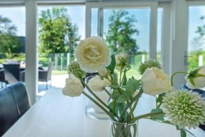 Waterhoenlaan 8 aan het Veerse Meer