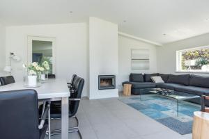 Waterhoenlaan 8 aan het Veerse Meer