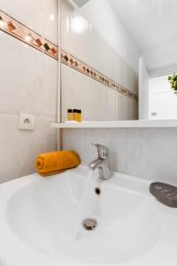 Le Seaside - Beach - Tram - Airport - AC