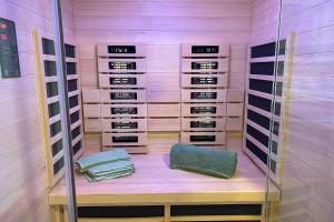 SeeZeit Tossens - Mit Infrarotsauna, Terrasse direkt am Wasser