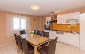 Beautiful Villa Anatea with pool in Makarska