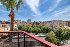 LÉTOILE DOR avec terrasse au centre de Cannes