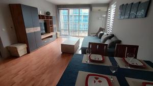 Beatris Modern Comfort