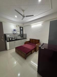 1BHK Luxury Max Stay