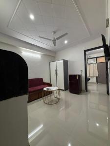 1BHK Luxury Max Stay
