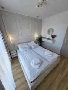 Golden Coast Apartment