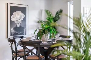 Coastal Central 3BR - Spa, Surfers Paradise, AC