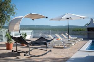 Holiday Home Lantina with pool