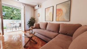 Central Cozy Apartment at Gastro District