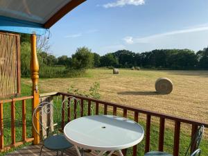 Campings Roulottes des Combrailles : photos des chambres