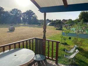 Campings Roulottes des Combrailles : photos des chambres