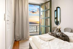Heimby Homes - Seaside Balcony Stay