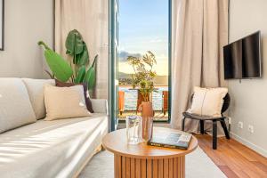 Heimby Homes - Seaside Balcony Stay