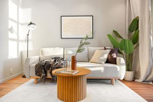 Heimby Homes - Seaside Balcony Stay