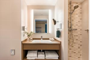 Hotels DoubleTree by Hilton Lyon Eurexpo & Spa : photos des chambres