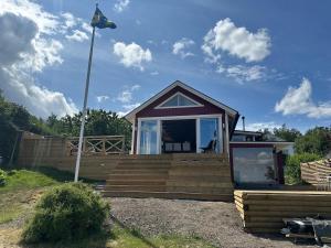 Cabin 20 m from the water on Ekerö