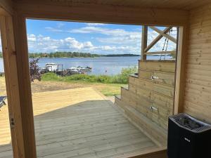 Cabin 20 m from the water on Ekerö