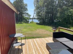 Stuga med sjöutsikt