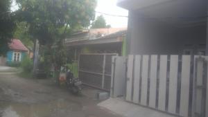 rumah kontrak putih puri