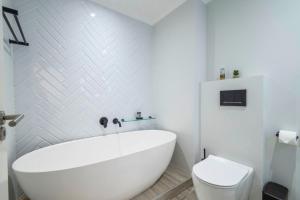 Stylish Urban Retreat with Stunning City Views